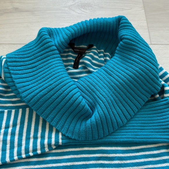 $40 EUC BCBGMAXAZRIA sweater dress in Small - Picture 3 of 3